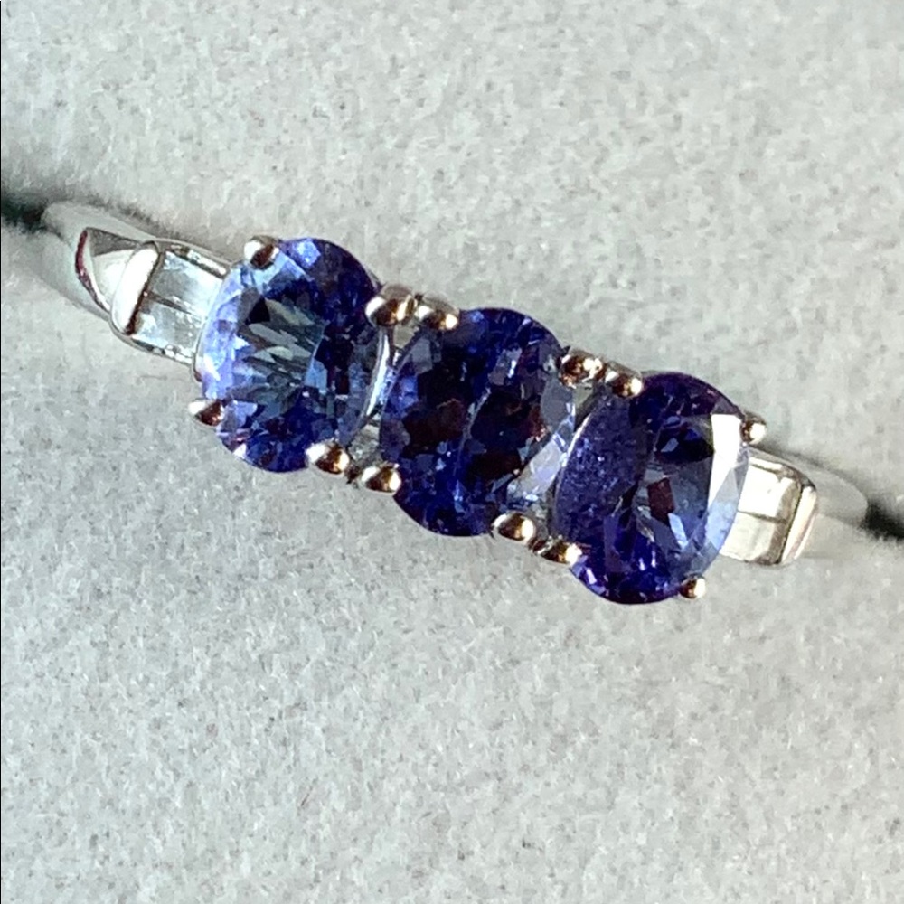 Genuine AAA Tanzanite & Baguette Diamond Ring